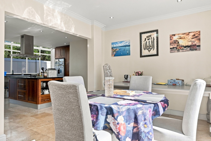 6 Bedroom Property for Sale in Newlands Western Cape